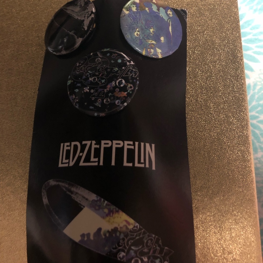 Led Zeppelin Pin Set- 494 $15 or $12 w/offer 🎉
